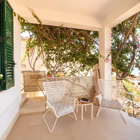 La Bougainvillea Alcamo
